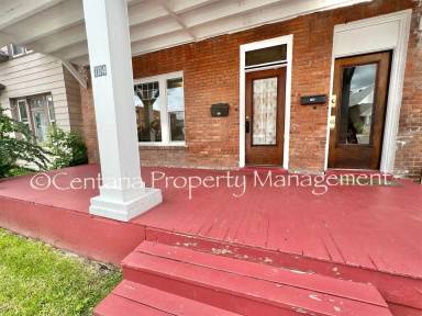 Main picture of 704 W Galena St