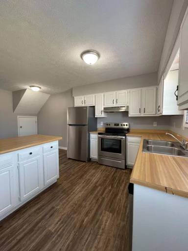 Main picture of 421 Garden City Dr