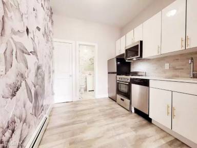Main picture of 206 Webster Ave