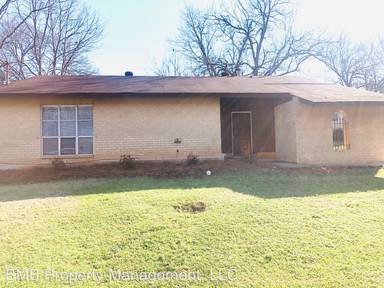 Main picture of 604 Plantation Way