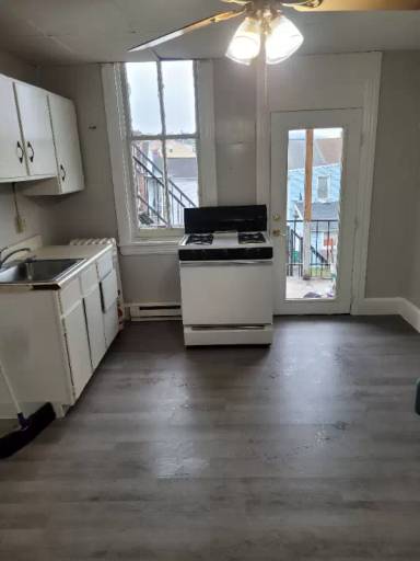 Main picture of 218 S 3rd St
