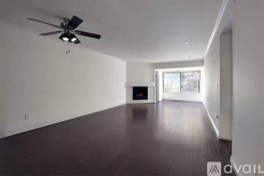 Main picture of 5515 Canoga Ave