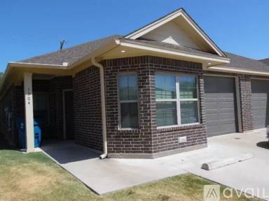 Main picture of 301 W Panther Way