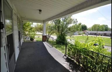Main picture of 208 W 12th St