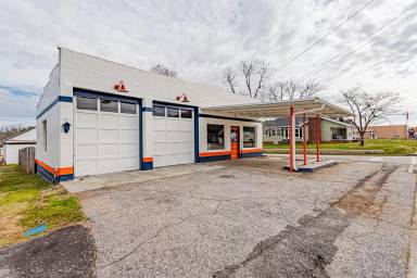 Main picture of 40 Main St