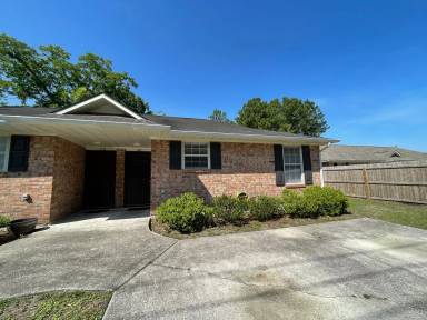 Main picture of 170 Douglas Dr