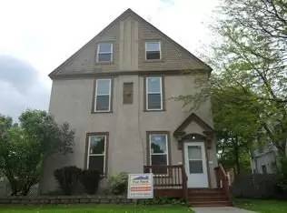 Main picture of 907 Oliver Ave N