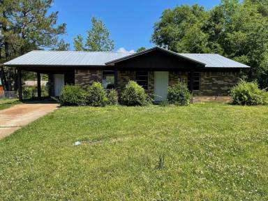 Main picture of 3078 Moore Ave