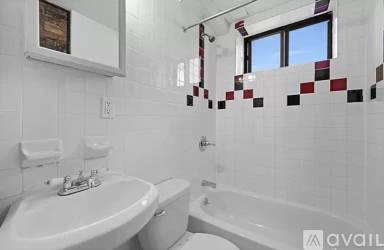Main picture of 500 E 14th St