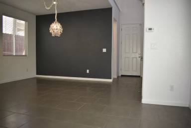 Main picture of 1369 Larkspur Dr