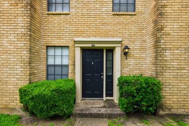 Main picture of 8400 Jamestown Dr