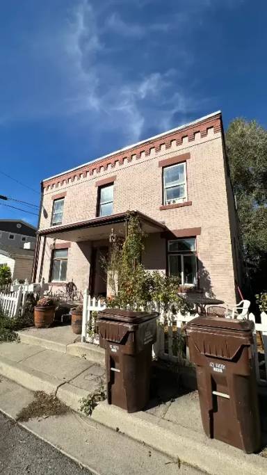 Main picture of 341 E Stanton Ave