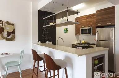 Main picture of 48 Caton Pl
