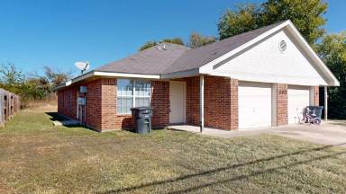 Main picture of 605 E Avenue G