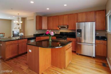 Main picture of 641 S Maple Ave
