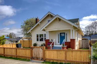 Main picture of 350 Pelly Ave N