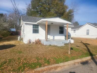 Main picture of 205 McGee St