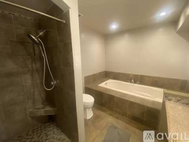 Main picture of 2200 Oscar Dr