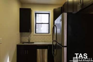 Main picture of 426-36 W Surf St Apartments