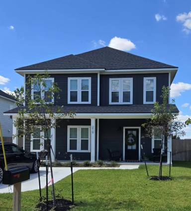 Main picture of 219 Richards St