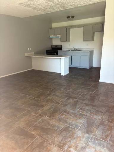 Main picture of 18335 Montezuma St