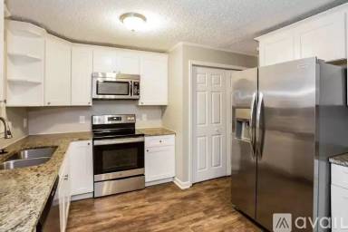 Main picture of 710 Halsey St