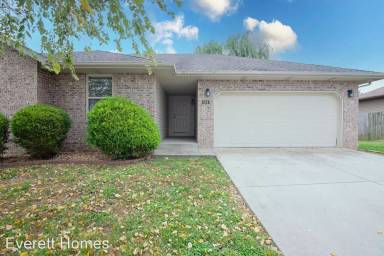Main picture of 854 W Lorenza Dr