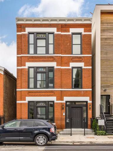 Main picture of 1809 W Augusta Blvd