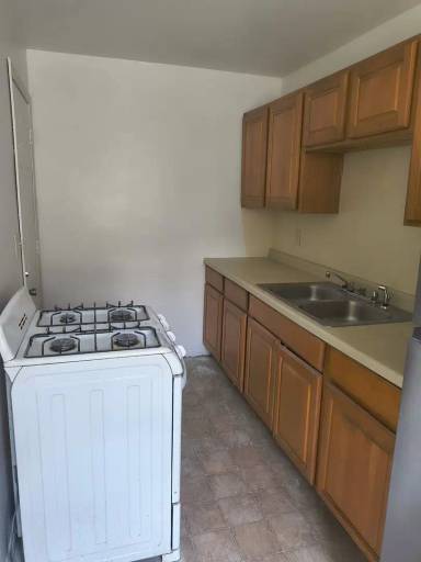 Main picture of 106 S Clay St