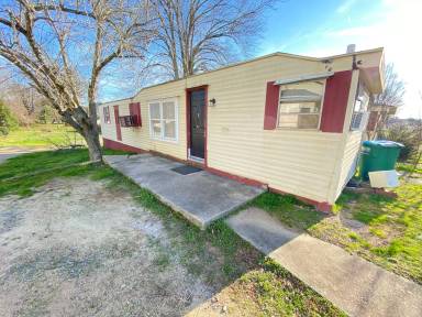 Main picture of 205 E Ridge Ave