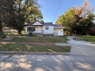 Main picture of 624 E Dale St