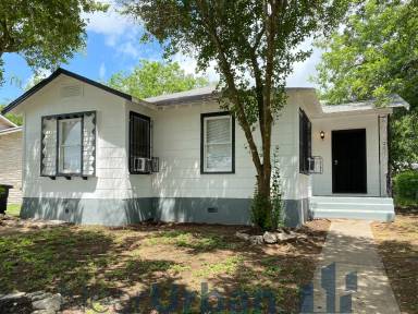 Main picture of 223 Lyric St