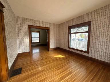 Main picture of 108 Beecher St