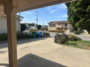 Main picture of 2638 Greenwood Ave