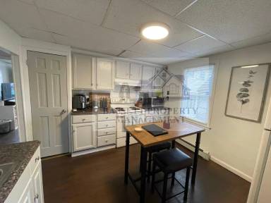 Main picture of 73 Lenox St