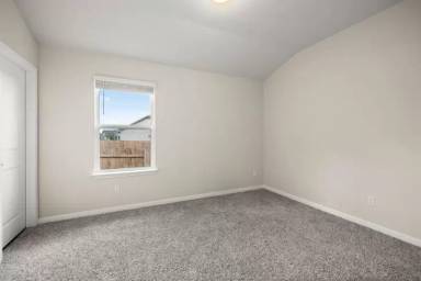 Main picture of 933 Main St
