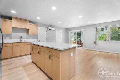 Main picture of 4712 NE 37th Ct
