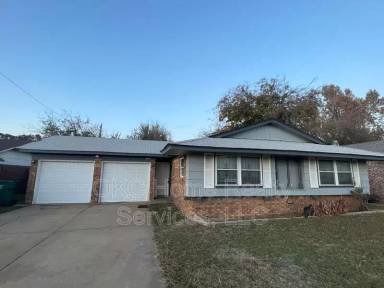 Main picture of 1229 NW 104th Ter