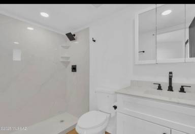 Main picture of 980 N Solar Dr