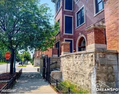 Main picture of 5256 S King Dr
