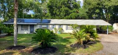 Main picture of 1113 E Oak St