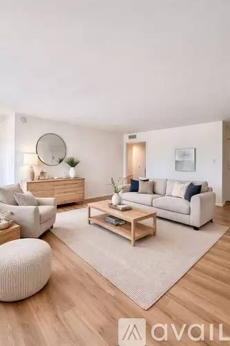 Main picture of 1214 N Clark St