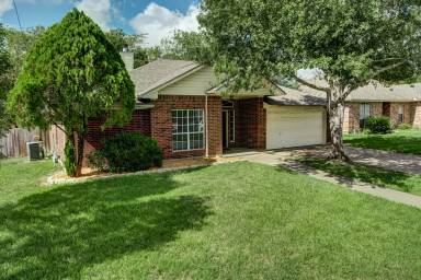 Main picture of 1714 Laura Ln