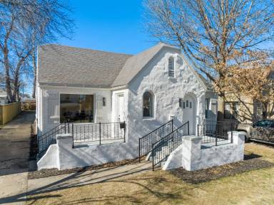 Main picture of 1340 S Florence Ave