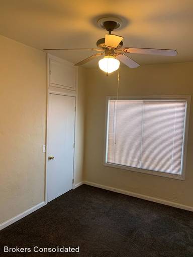 Main picture of 141 N Yucca St