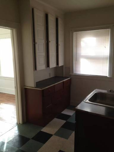 Main picture of 9690 Dundee St