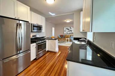 Main picture of 17 Ashland St