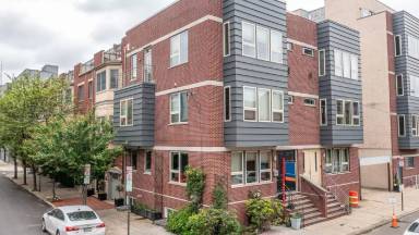 Main picture of 629 S 13th St