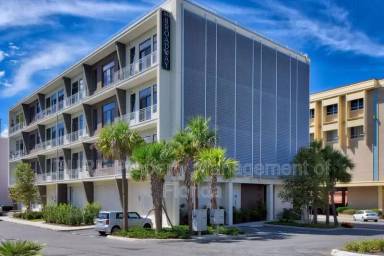 Main picture of 302 SE Broadway St