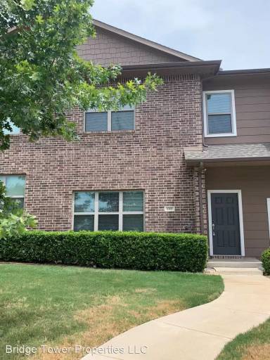 Main picture of 1325 Lake Crest Ln